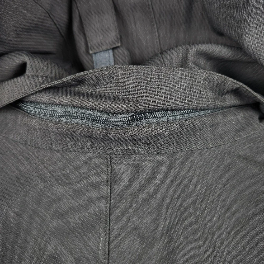 REI slight discoloration